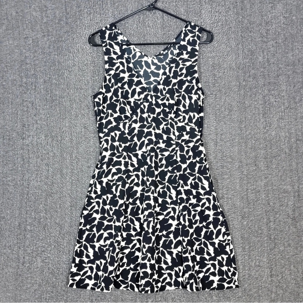 Uniqlo Black and White Floral Sleeveless Fit-and-Flare Dress